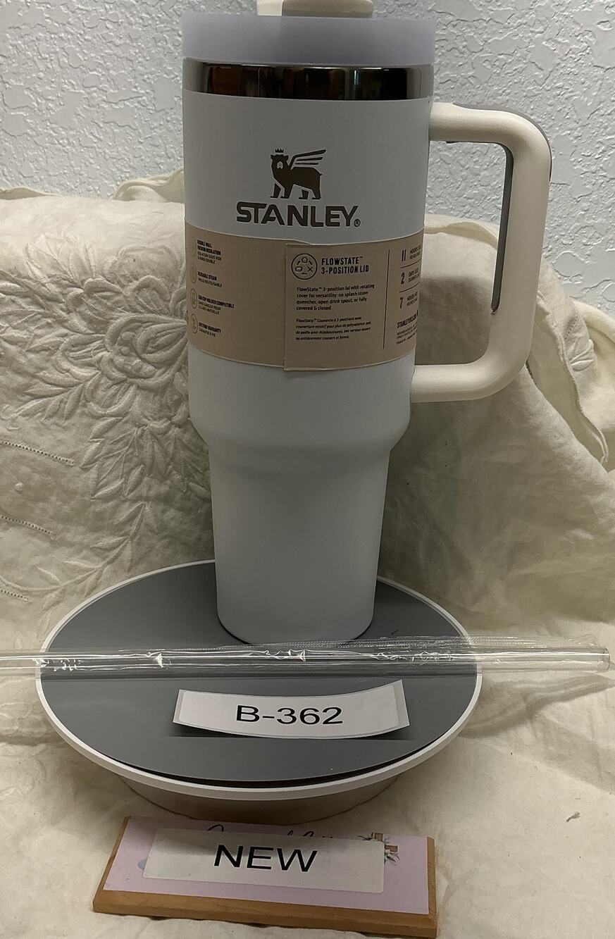 NEW IN BOX, WHITE STANLEY 40oz TUMBLER WHITE. B-362